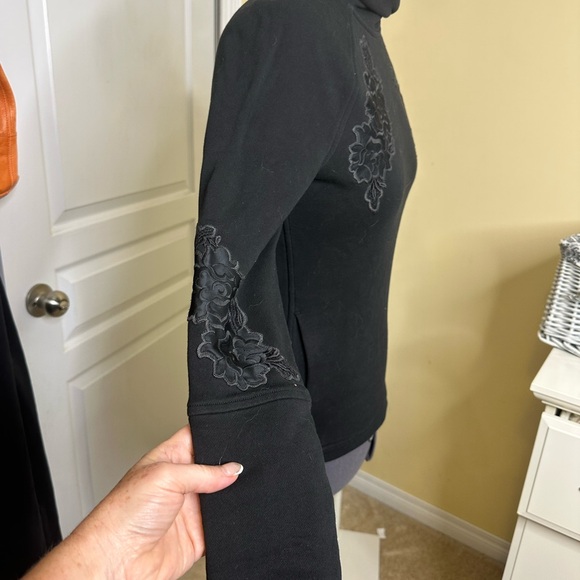 Lululemon Embroidered To You Tunic black size 4 - Picture 5 of 13